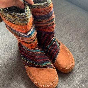 Toms Nepal Boots size 6